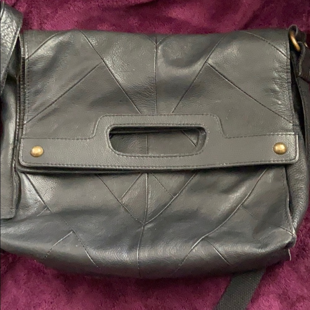 Lucky crossbody